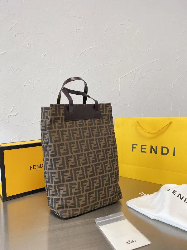 Fendi tote bags with a hand - painted FF pattern for an artisanal and one - of - a - kind touchLuxury  Bags Fendi 142