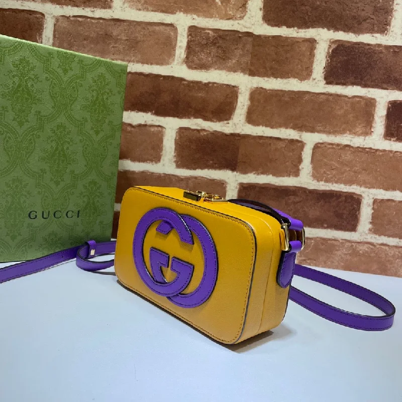 Women Gucci Sylvie bags with a detachable ribbon detailGucci Interlocking G Mini Bag