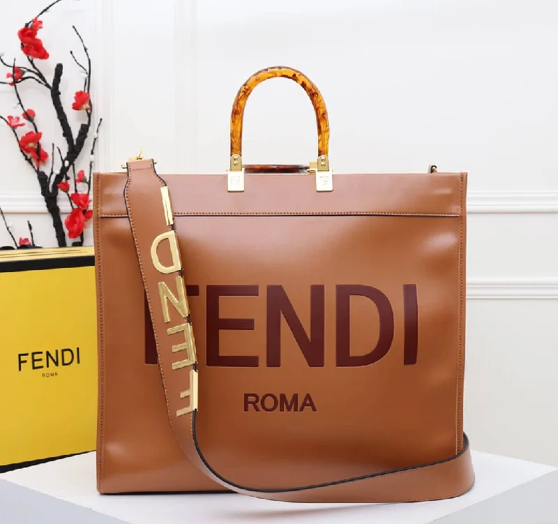 Fendi bags with a chain - link trim and a leather body for a modern and edgy lookLuxury  Bags Fendi 034