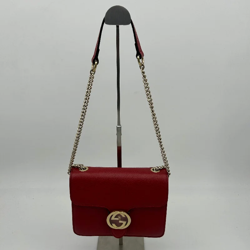 Ladies Gucci Dionysus bags with a star - shaped charmGucci Interlocking Red Small Crossbody Chain Bag