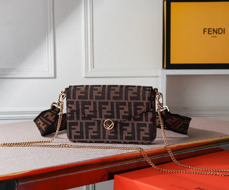 Fendi handbags with a beaded trim for a glamorous and eye - catching lookLuxury  Bags Fendi 068