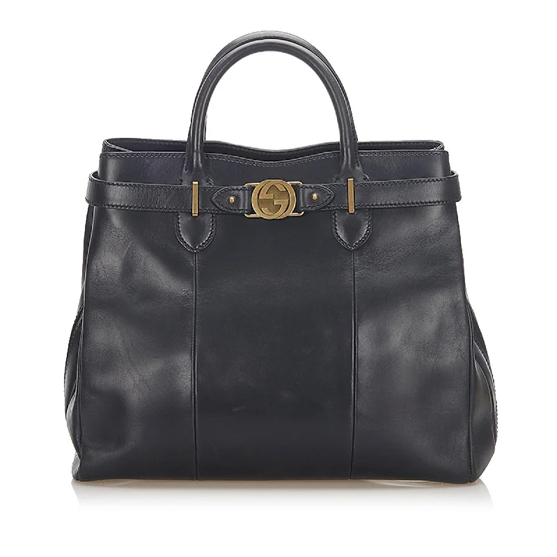 Women Gucci bags with a zip - around closure for securityGucci Interlocking G Leather Tote Bag (SHG-17656)