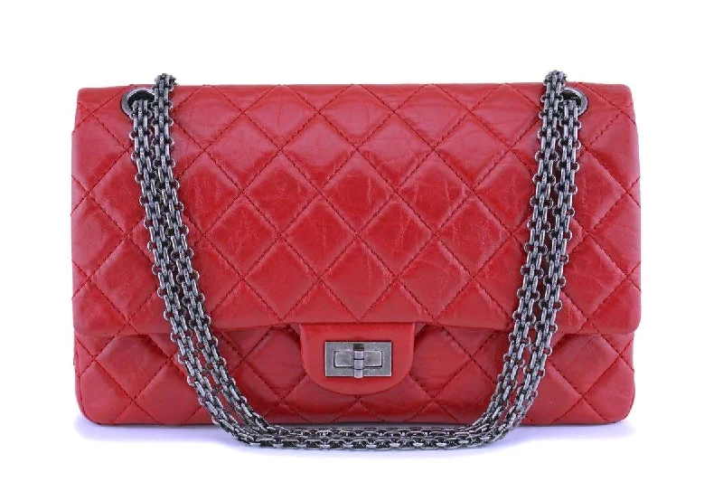 Chanel Medium Tote Bag for Office LadiesChanel Red Aged Calfskin Reissue Medium 226 2.55 Flap Bag RHW