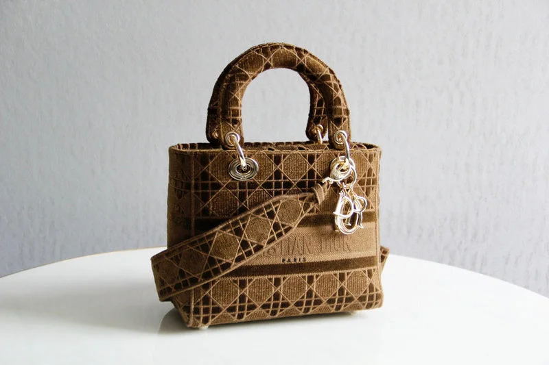 High - fashion Christian Dior bags with a geometric patternChristian Dior Bags - 4940