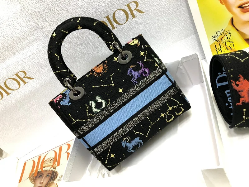 Christian Dior tote bags with a printed Dior logo on the frontChristian Dior - Luxury Bags  334