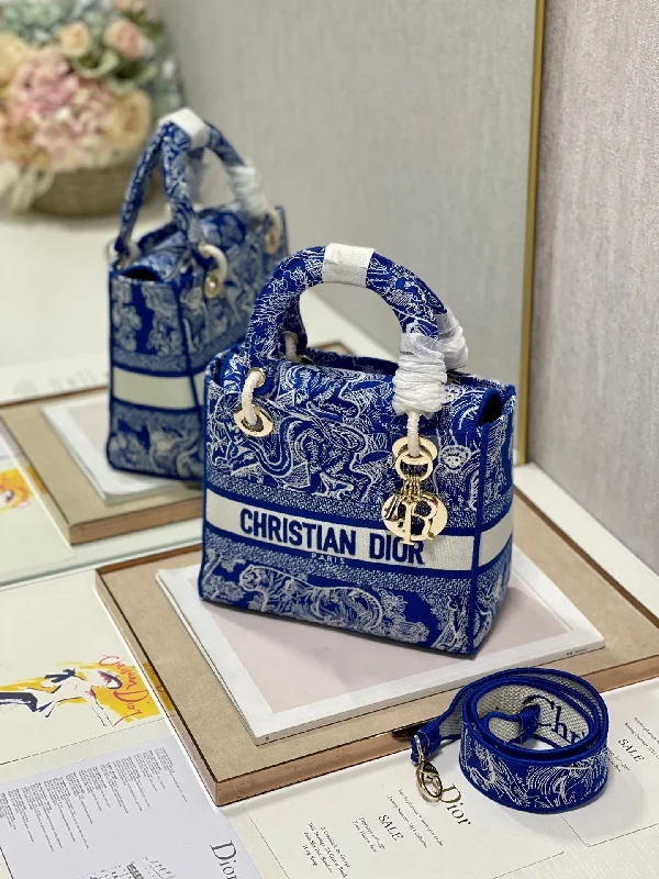 Trendsetting Christian Dior crossbody bags with a colorful strapChristian Dior - Luxury Bags  391