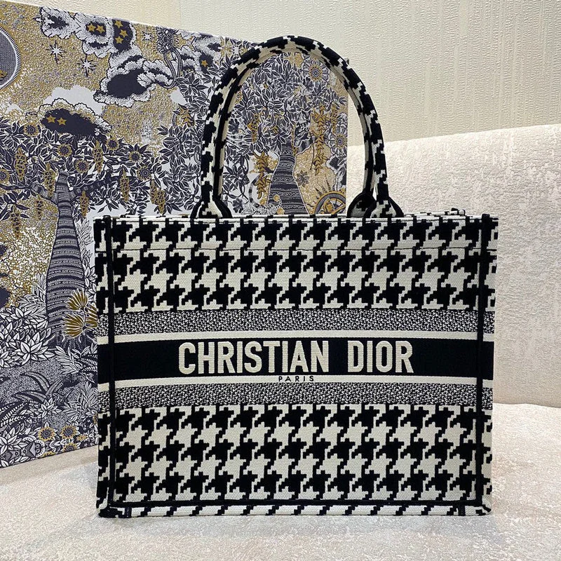 Christian Dior handbags with a detachable mirror for on - the - go touch - upsGlitzybags - Dior Bags - 4236