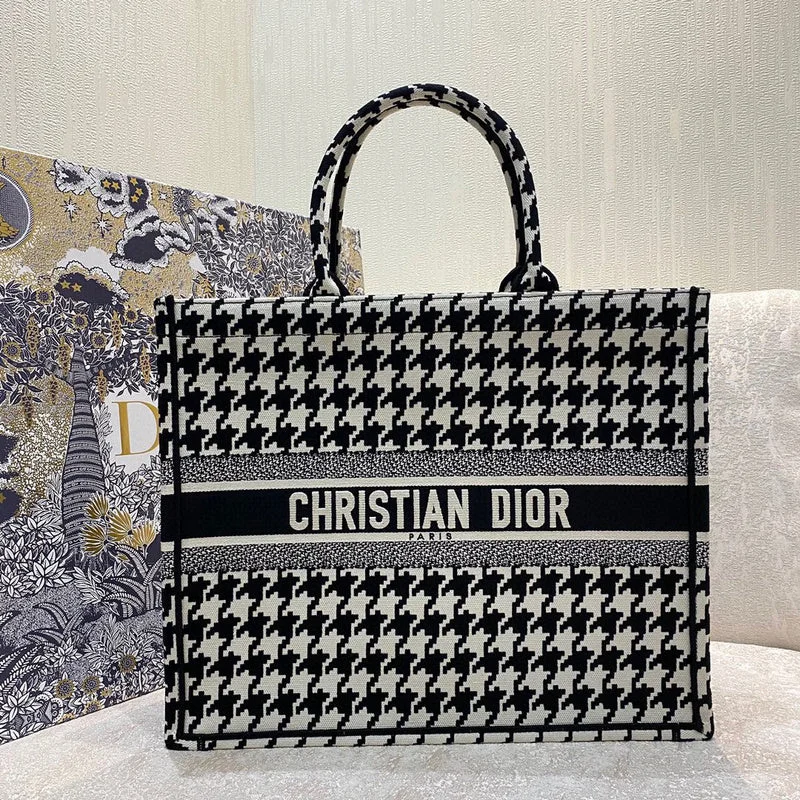 Christian Dior Saddle bags with a distressed leather finishGlitzybags - Dior Bags - 4243